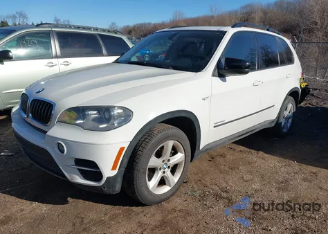 2010 BMW X5 xDrive35D z USA, uszkodzony, nr VIN 5UXFF0C51ALT75457